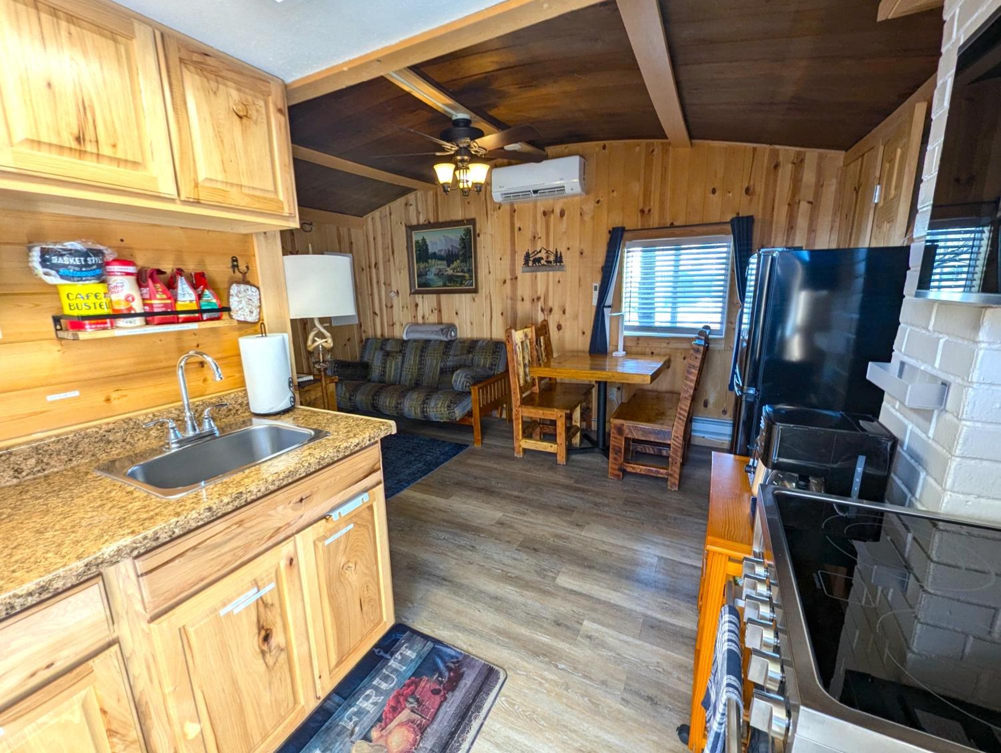 Yellowstone'S Treasure Cabins Gardiner Exterior foto